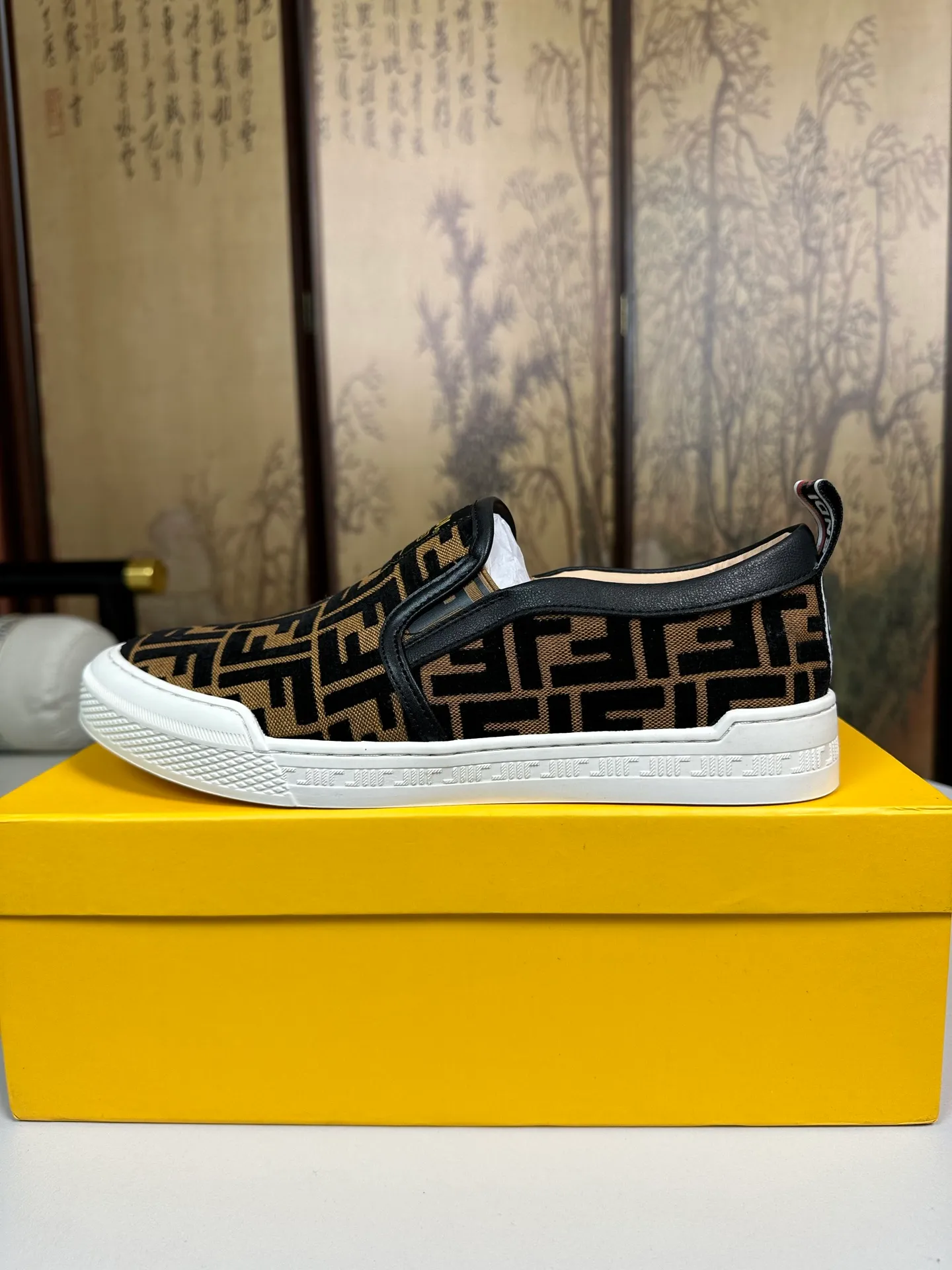 Factory price 380💰 (FENDI) New style 👊🏻 upper 🇮🇹 imported cowhide fabric 🇩🇪 imported sheepskin lining. The original outsole is molded to highlight the identity of every man, and the upper foot is stable and stable🚶🏻🚶🏻The high-end custom counters reproduce the original version📯No matter the wind or rain, the shoe last remains unchanged and can withstand the verification of time🔍️,🔵 Size: 38-44 (45 is custom-made and cannot be returned or exchanged